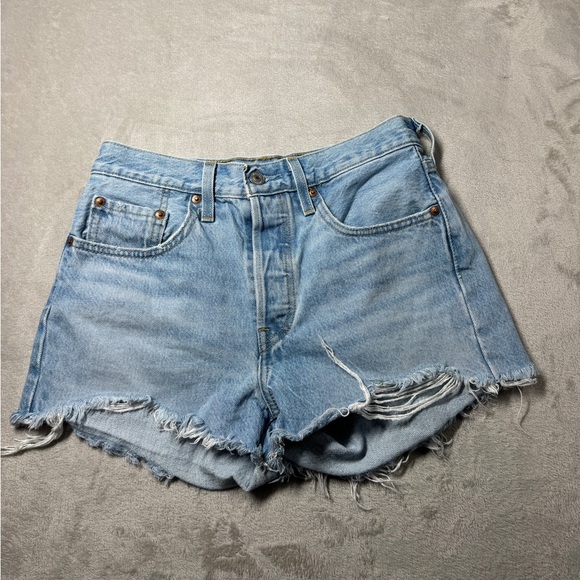 Levi’s Premium Women’s 501 Original Fit High Rise Denim Blue Jean Shorts 26 - Picture 3 of 16